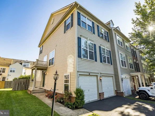 9240 Cascade Falls Dr, Bristow, VA 20136