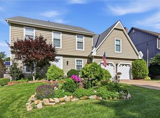 11724 Craig St, Overland Park, KS 66210