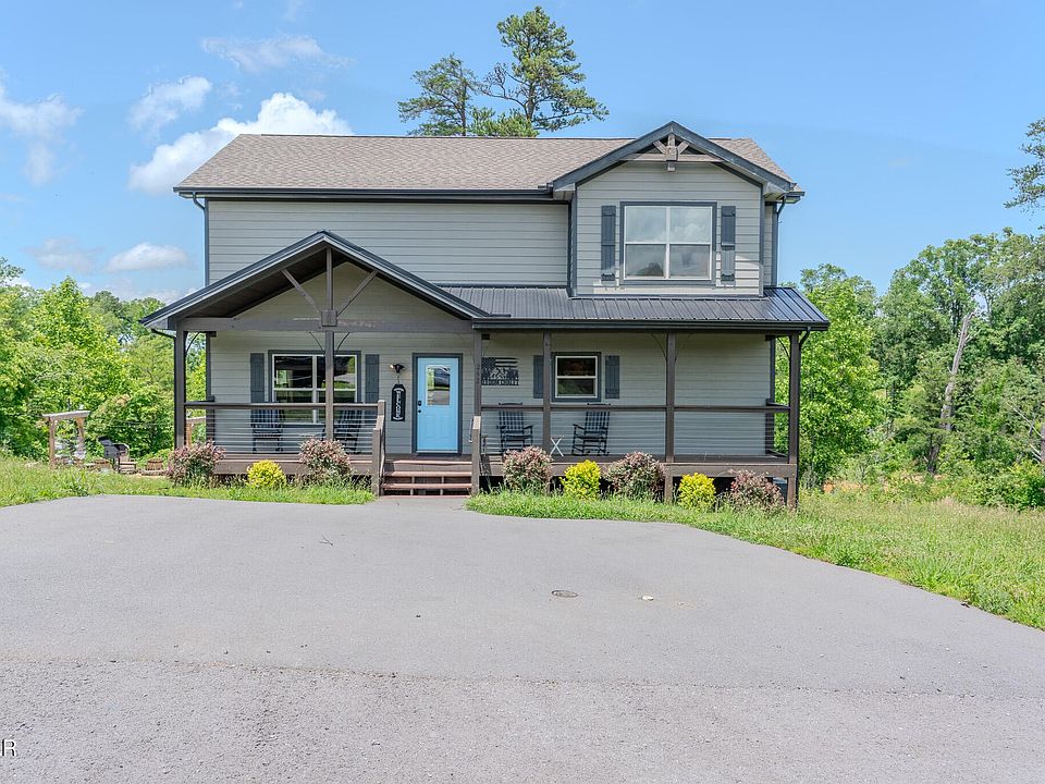 1st image of 242 Lily Ct