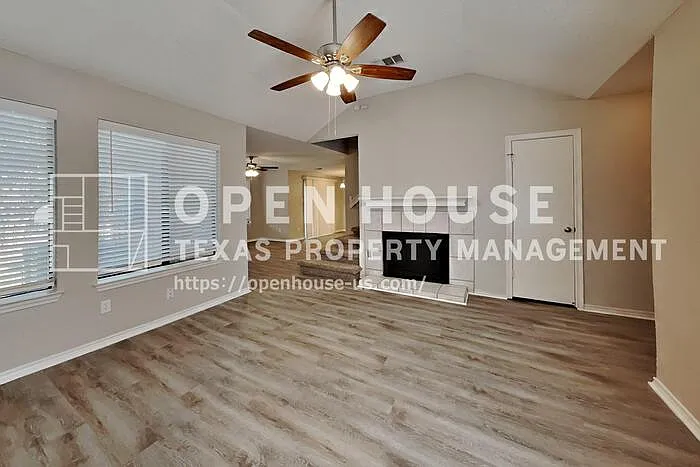 3 bed, 2.5 bath, 1625 sqft, $2,600 — Photo 4