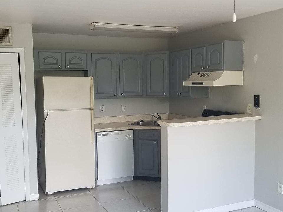 1st image of 4704 Walden Cir APT 1933