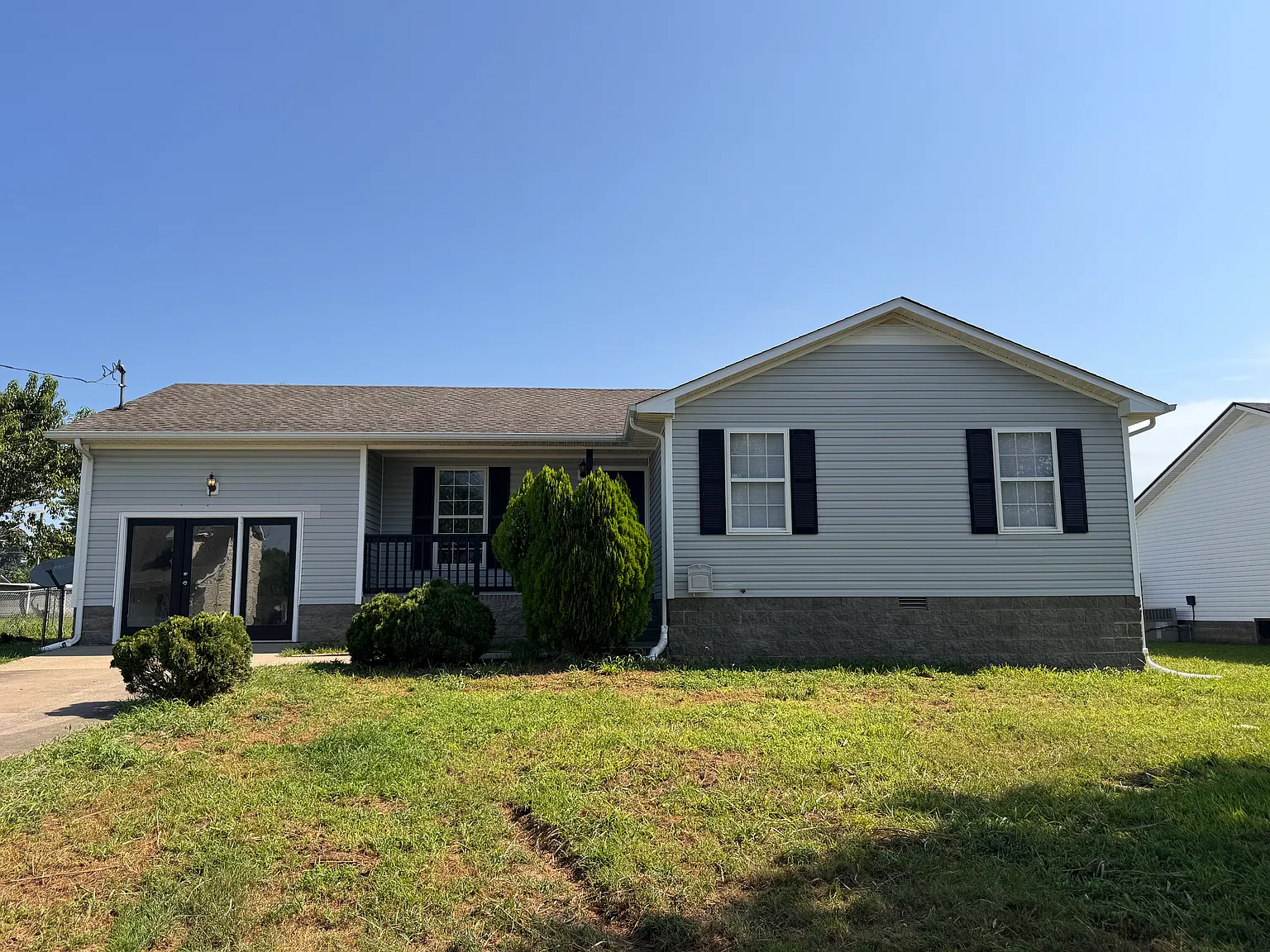 110 Karen Ct — Photo 1