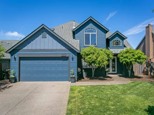 8995 SW Iowa Dr, Tualatin, OR 97062