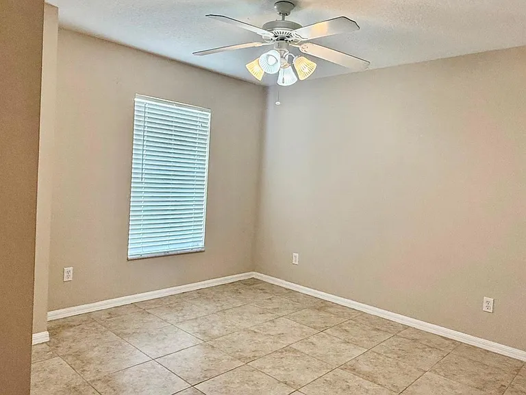 2847 SW South Calabria Cir — Photo 6