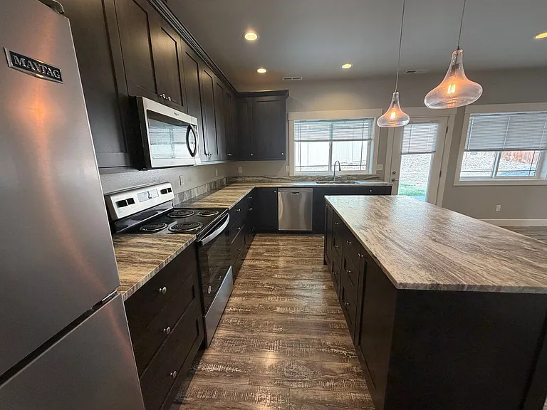 1508 N Western Ave — Photo 4