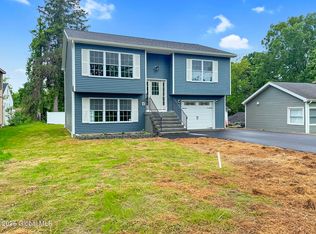 39 New Jersey Ave, Rensselaer, NY 12144