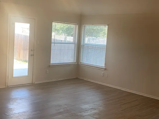 716 Mistymoor Ln — Photo 15