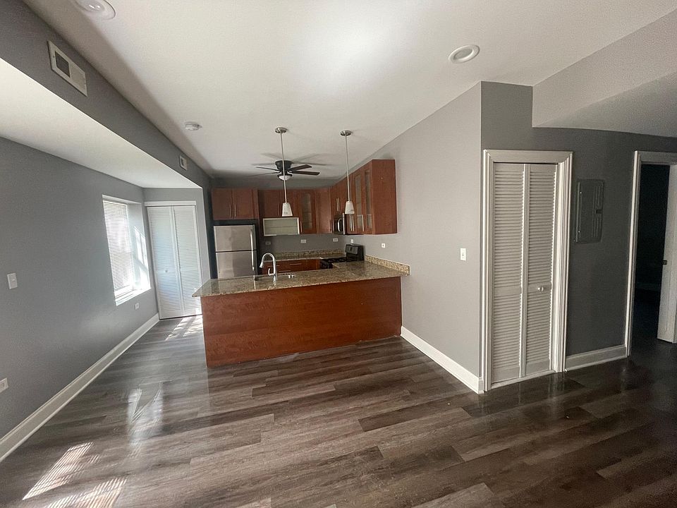 1st image of 314 W 72nd St