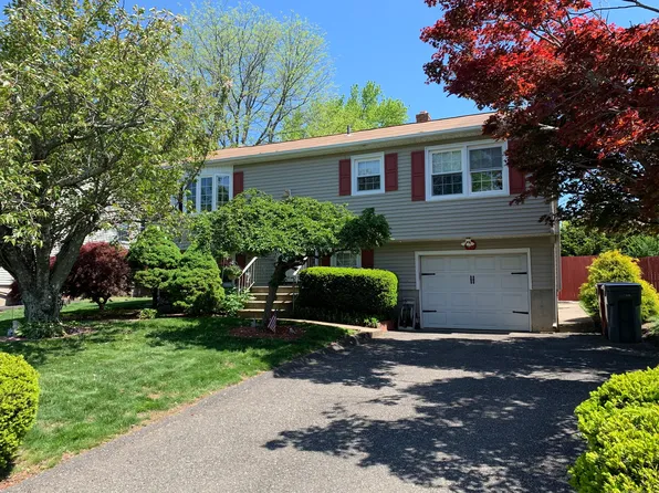 48 Tawny Thrush Road, Naugatuck, CT 06770