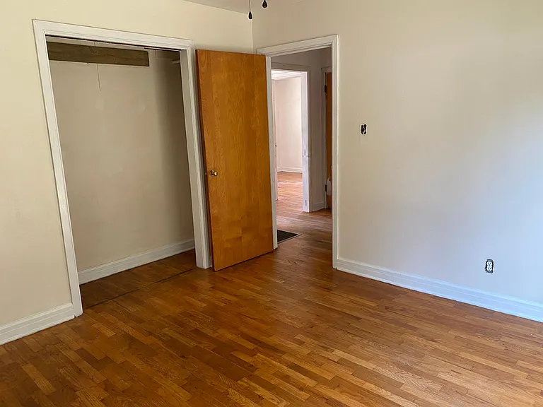 408 Henderson Dr — Photo 3