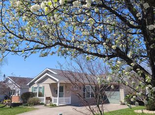 621 Canal Dr, Pine Grove, PA 17963