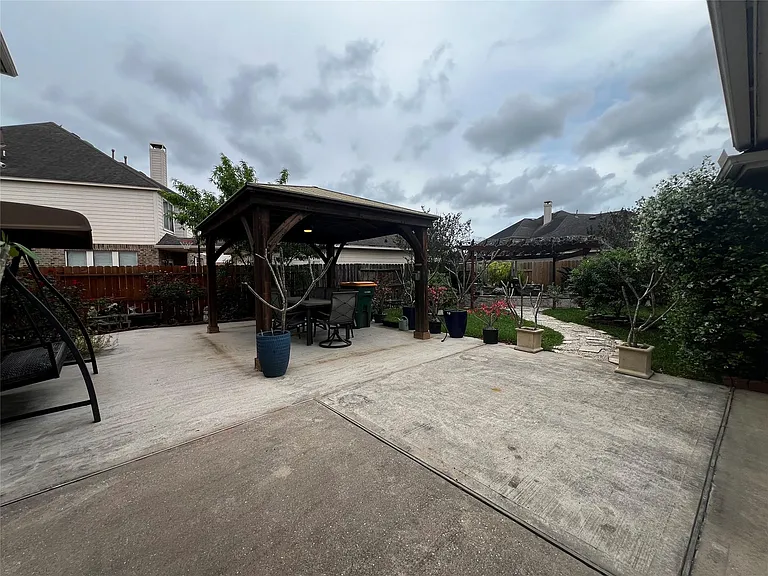 2311 Echo Harbor Dr — Photo 31