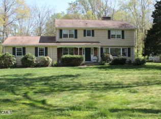 499 Spring Water Ln, New Canaan, CT 06840