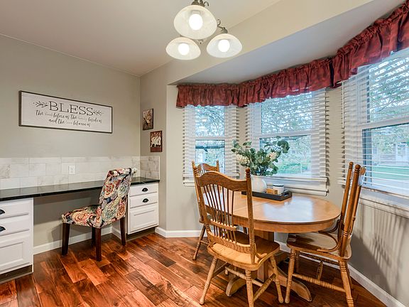 Dining Room 1.jpg