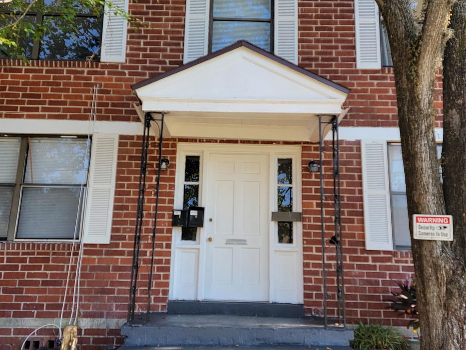 1st image of 1153 McDuff Ave S APT 1
