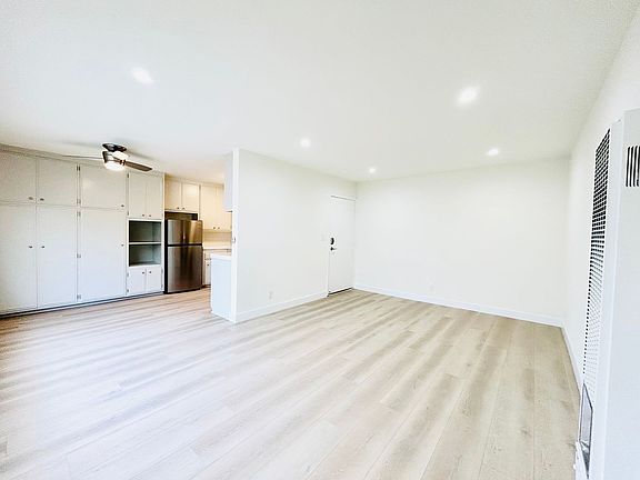 2nd image of 1726 & 1730 S Barrington Ave #30-8
