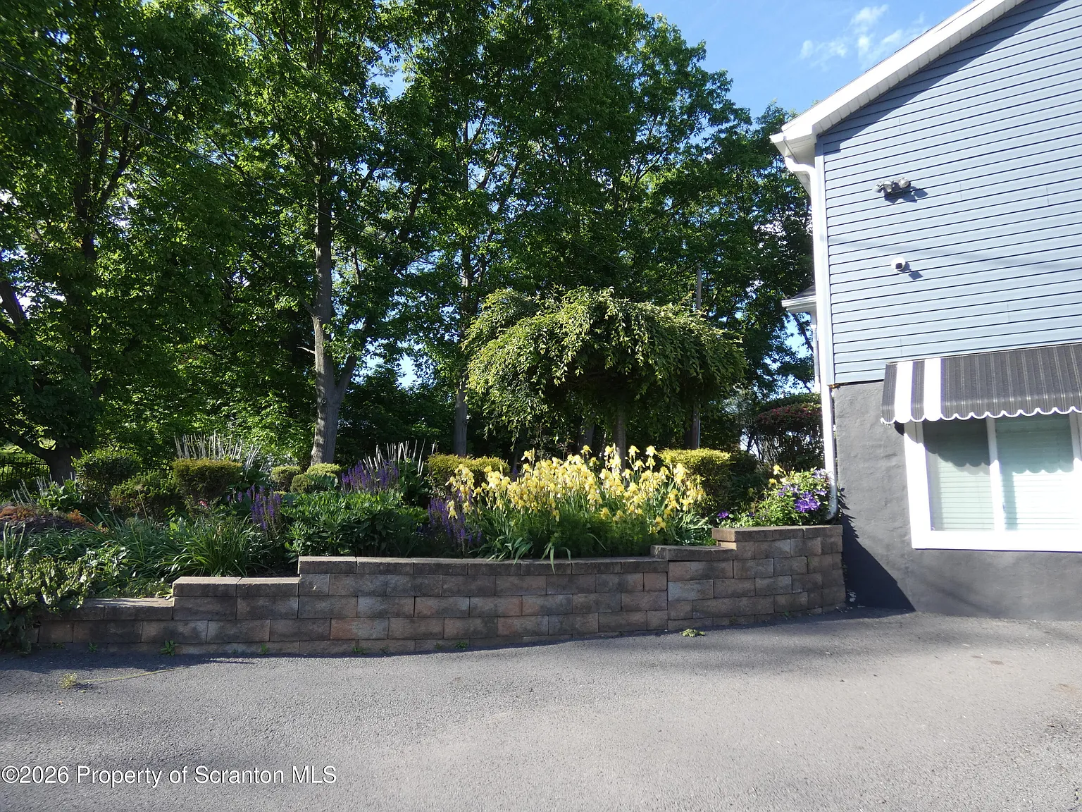 2 bed, 1320 sqft, $1,400 — Photo 4
