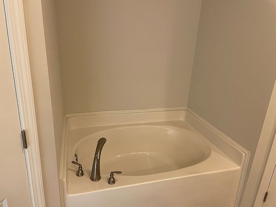 1st image of 2545 Madeline Ln
