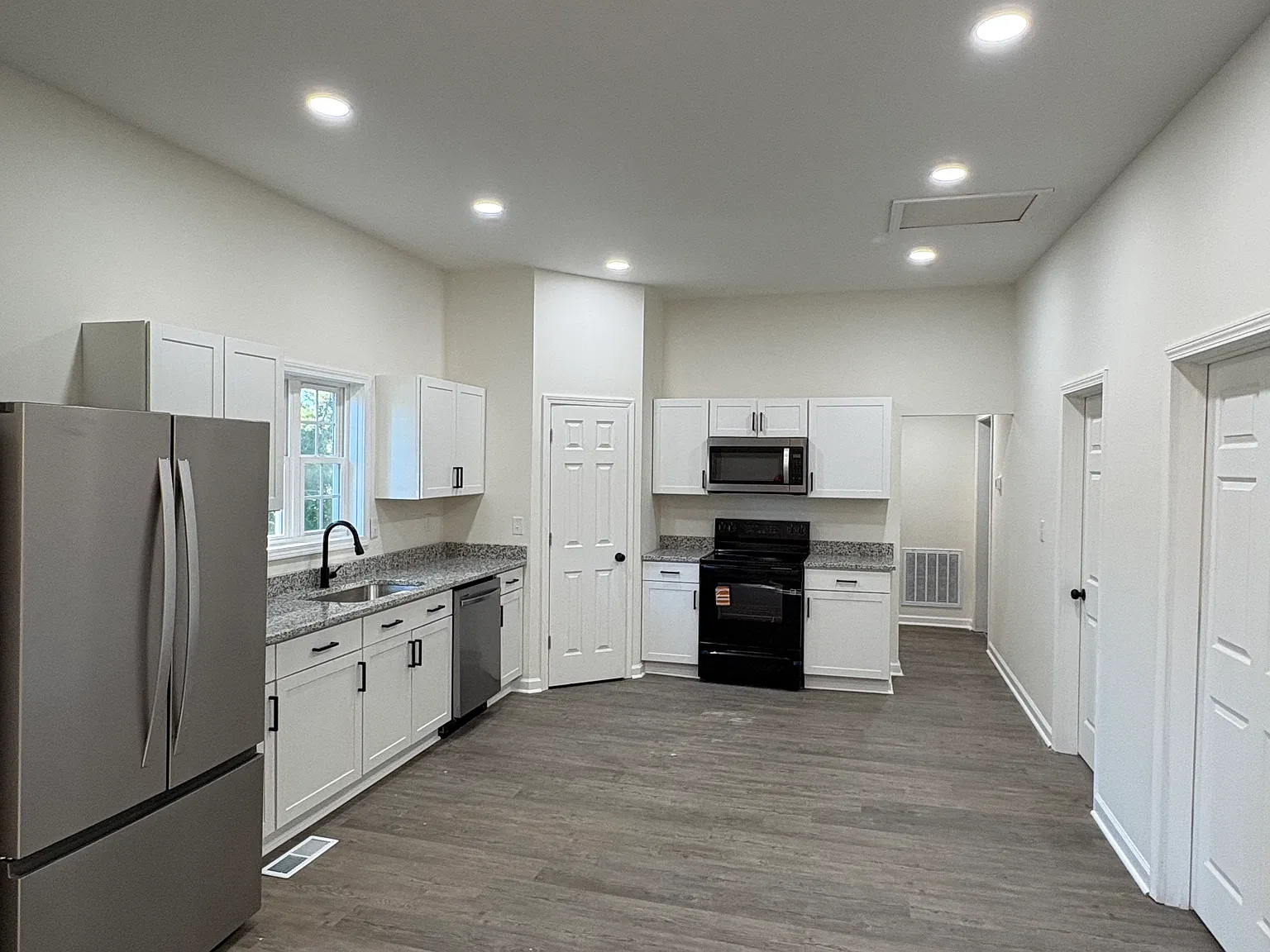 3 bed, 1260 sqft, $1,500 — Photo 2