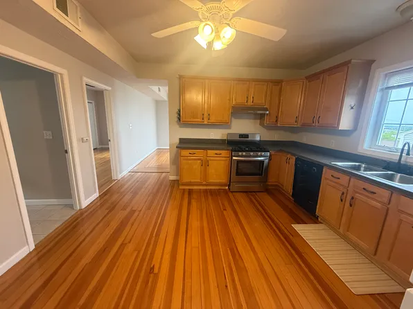 160 Jones St #2, Fall River, MA 02720