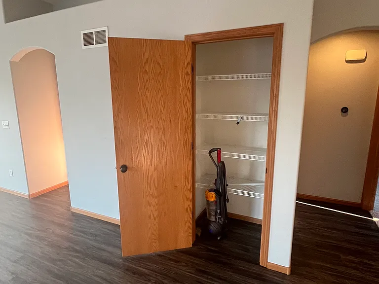 235 N Park Ridge Rd — Photo 7