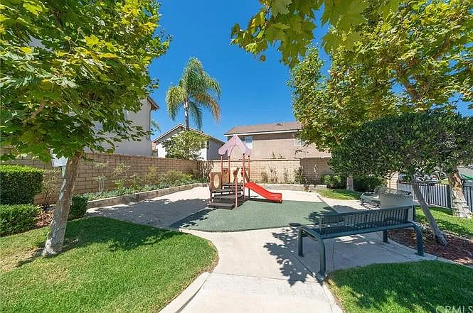 2801 Hazel Pl — Photo 18