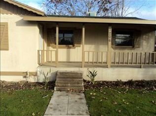 1206 6th St, Bakersfield, CA 93304