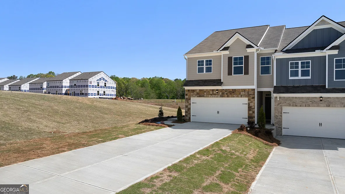 261 Deerberry Dr photo 1