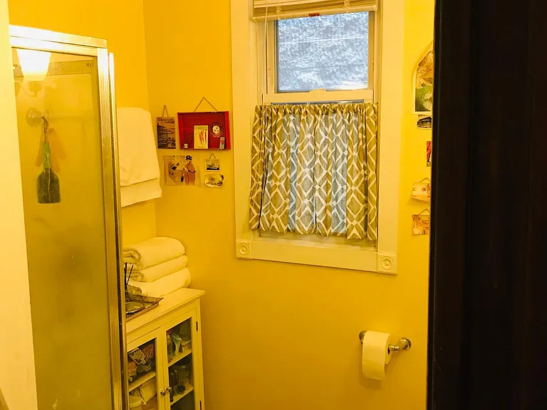 1406 W Byron St #2 — Photo 9