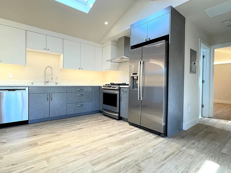 816 Selkirk Pl — Photo 5