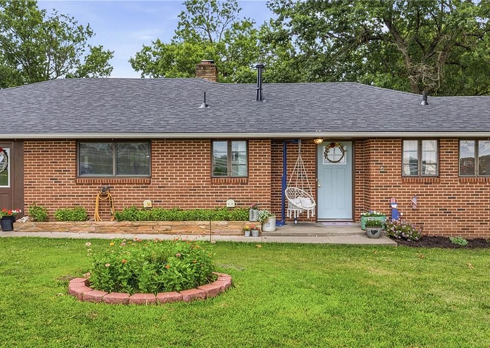 1st image of 5 Sunset Ln