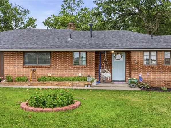 5 Sunset Ln, Paola, KS 66071