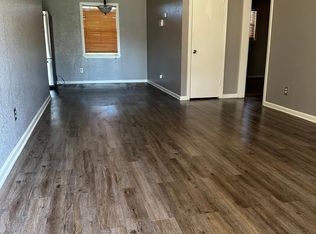 6622 S Lincoln Dr, Hitchcock, TX 77563