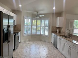 300 Diamond Cir APT 302, Naples, FL 34110