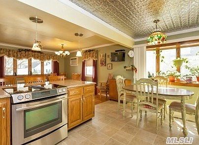 5th image of 2116 Fir St