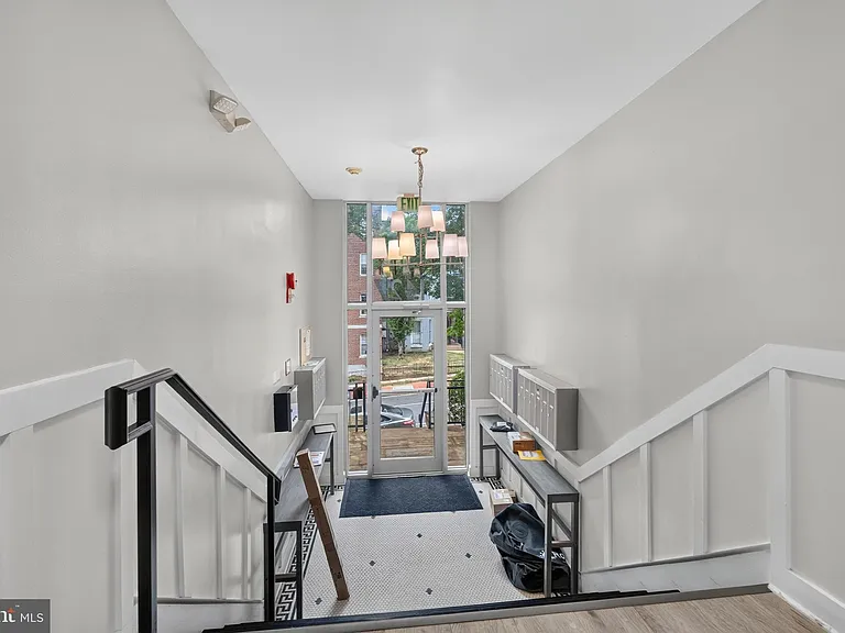 1427 Chapin St NW #204 — Photo 3