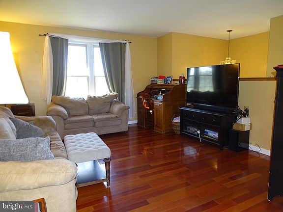 4th image of 14966 Cedarbrook Dr