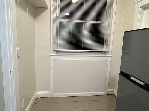2nd image of 2339 California St #11