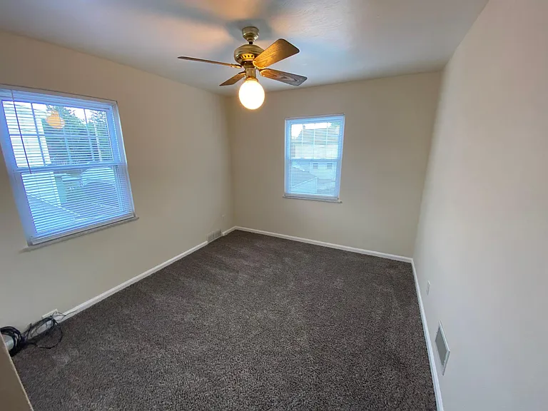 1438 Glenview Rd #UPPER — Photo 9