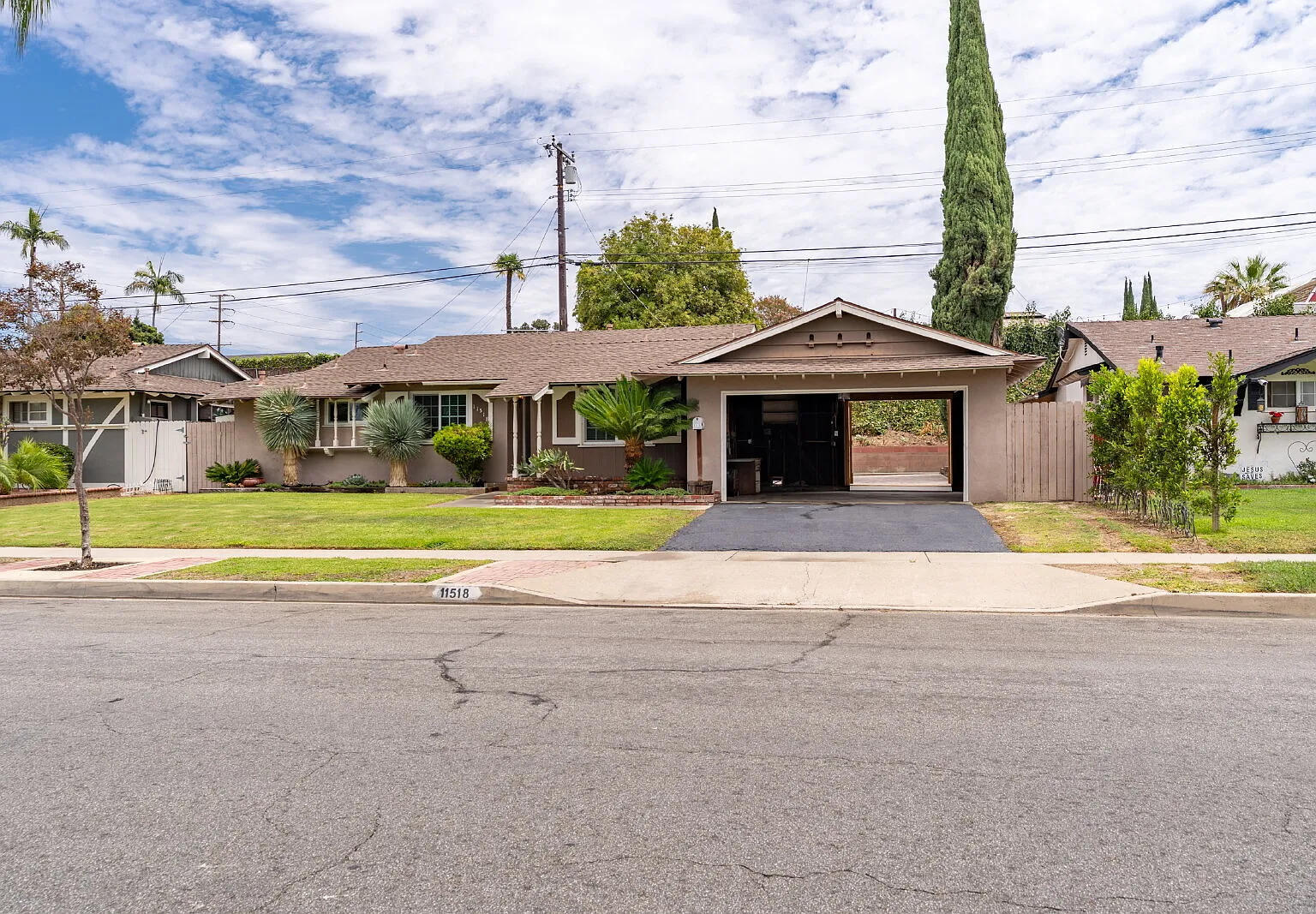 3 bed, 2.0 bath, 1273 sqft, $4,750 — Photo 4