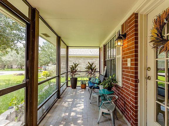 4th image of 5234 Park View Dr