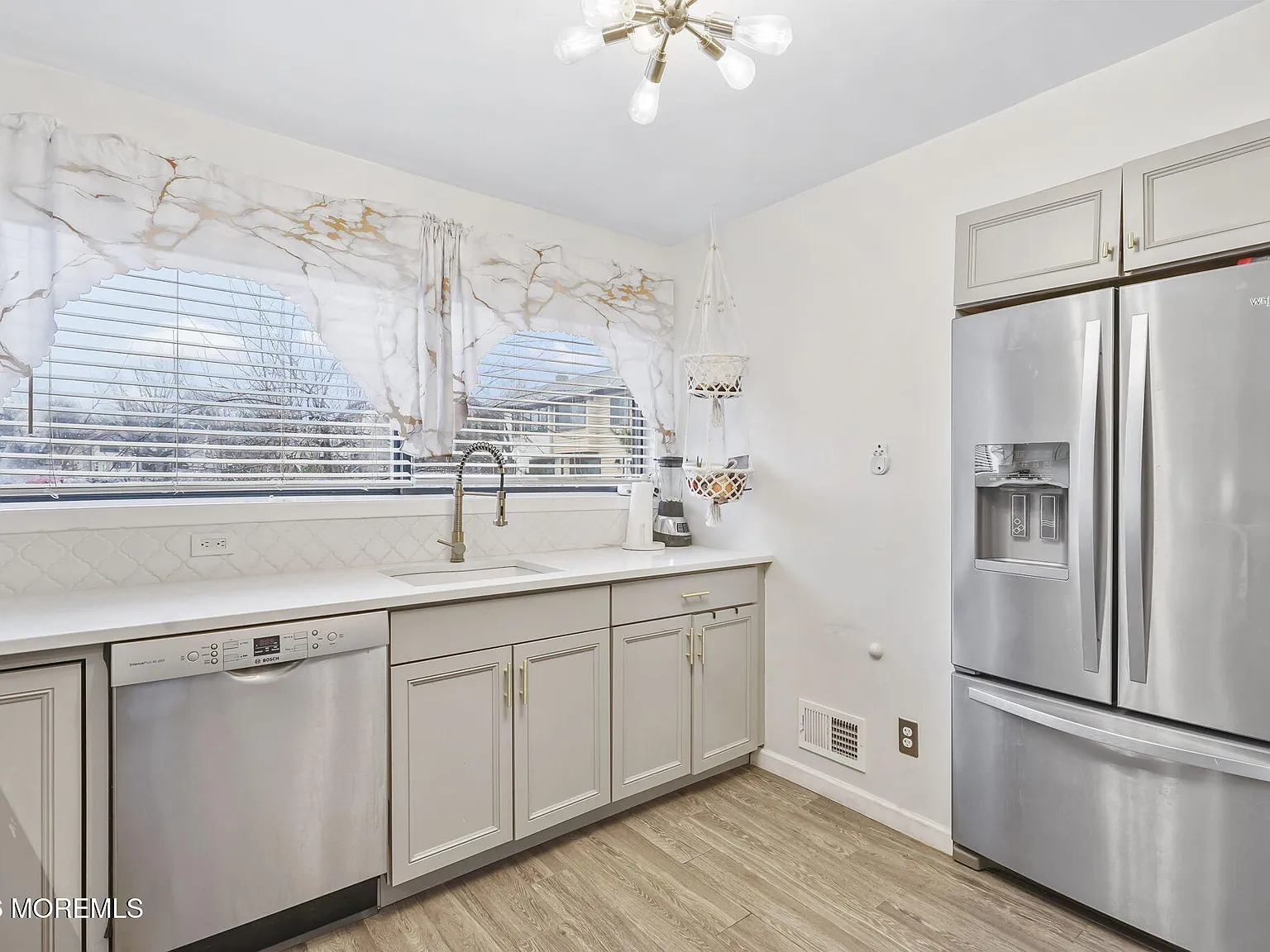 3 bed, 2.5 bath, 1420 sqft, $3,200 — Photo 3