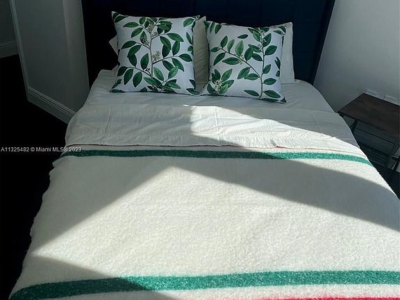 4th image of 16699 Collins Ave APT 3709