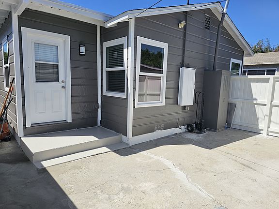 3rd image of 4207 W 163rd St