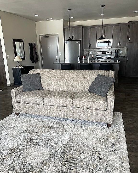 Condo w/ Open Floor
Plan