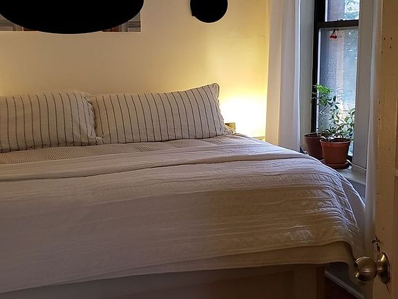 3rd image of 259 Parkside Ave #1A