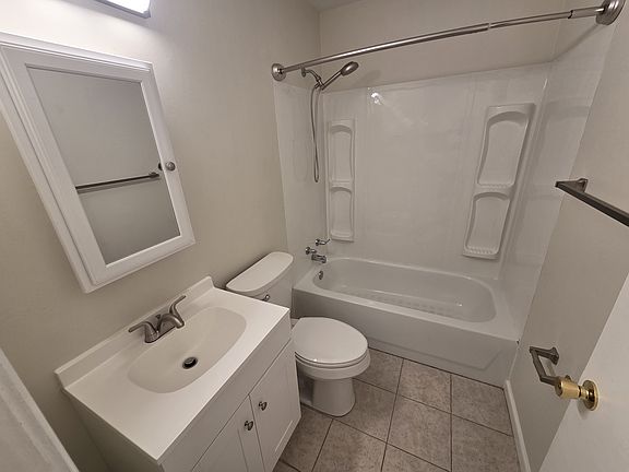 4th image of 1308 Uhlwood Dr