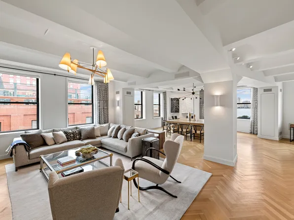 275 West 10th Street image 1 of 27