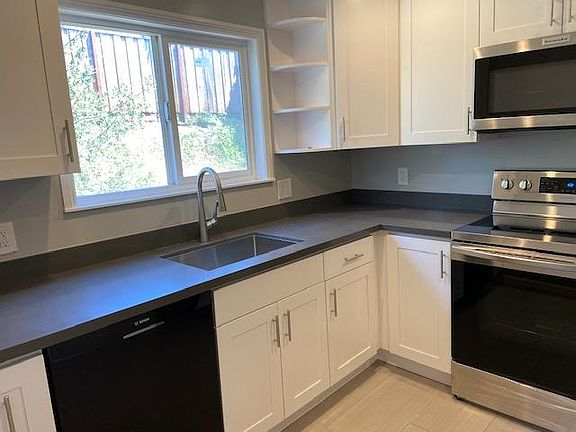 2nd image of 1070 Grand Ave #10