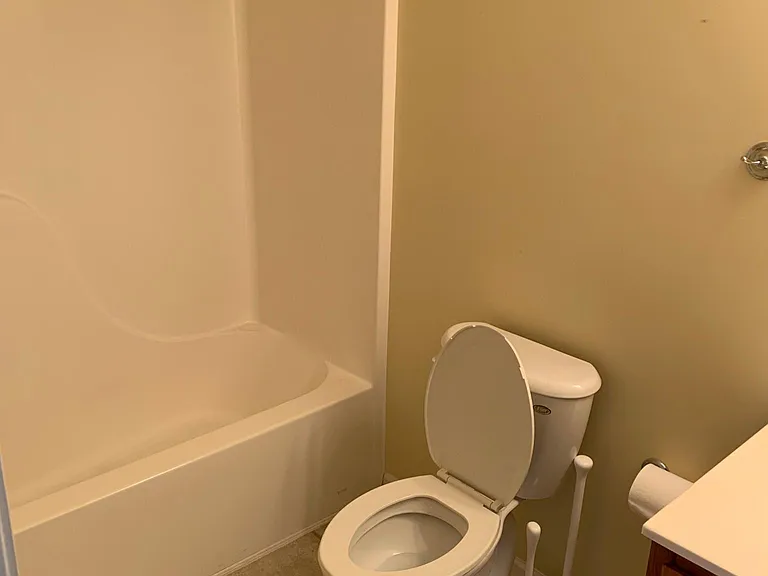1108 Emma Ct — Photo 9